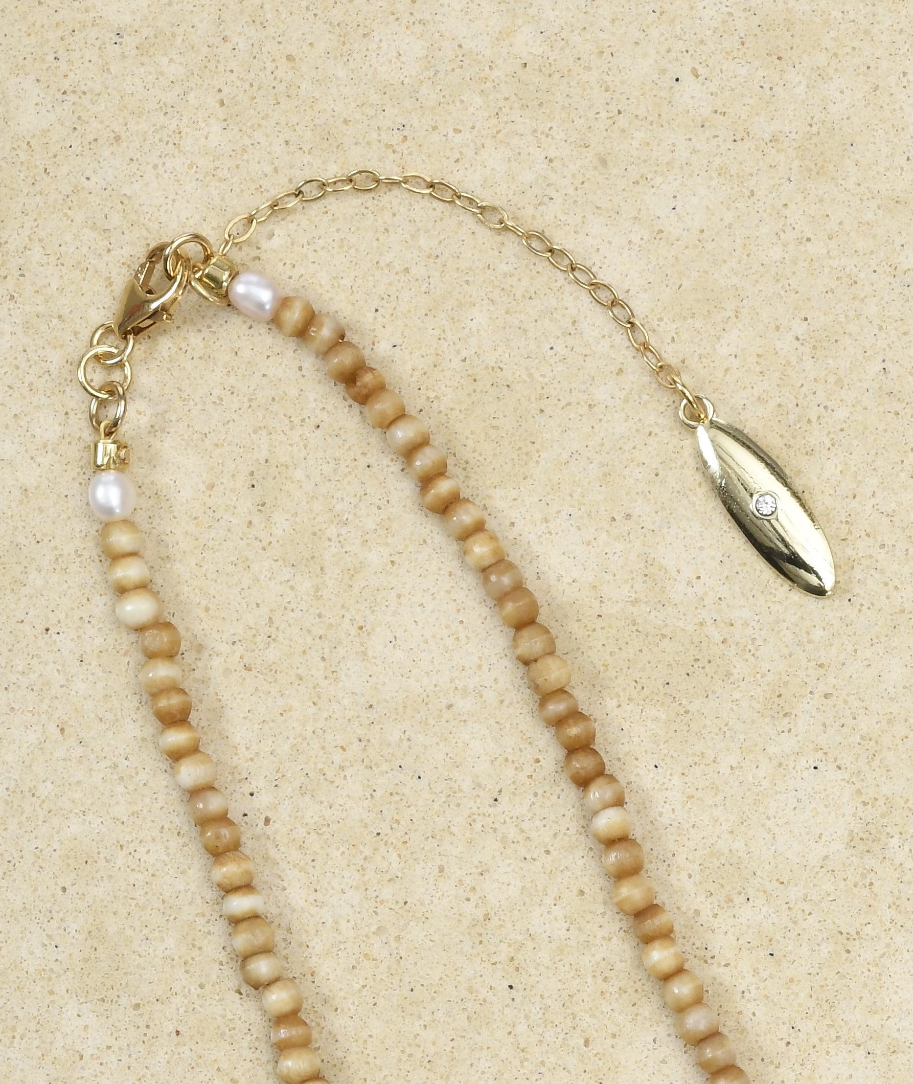 "All about Blondes" Lei with Keshi pearl