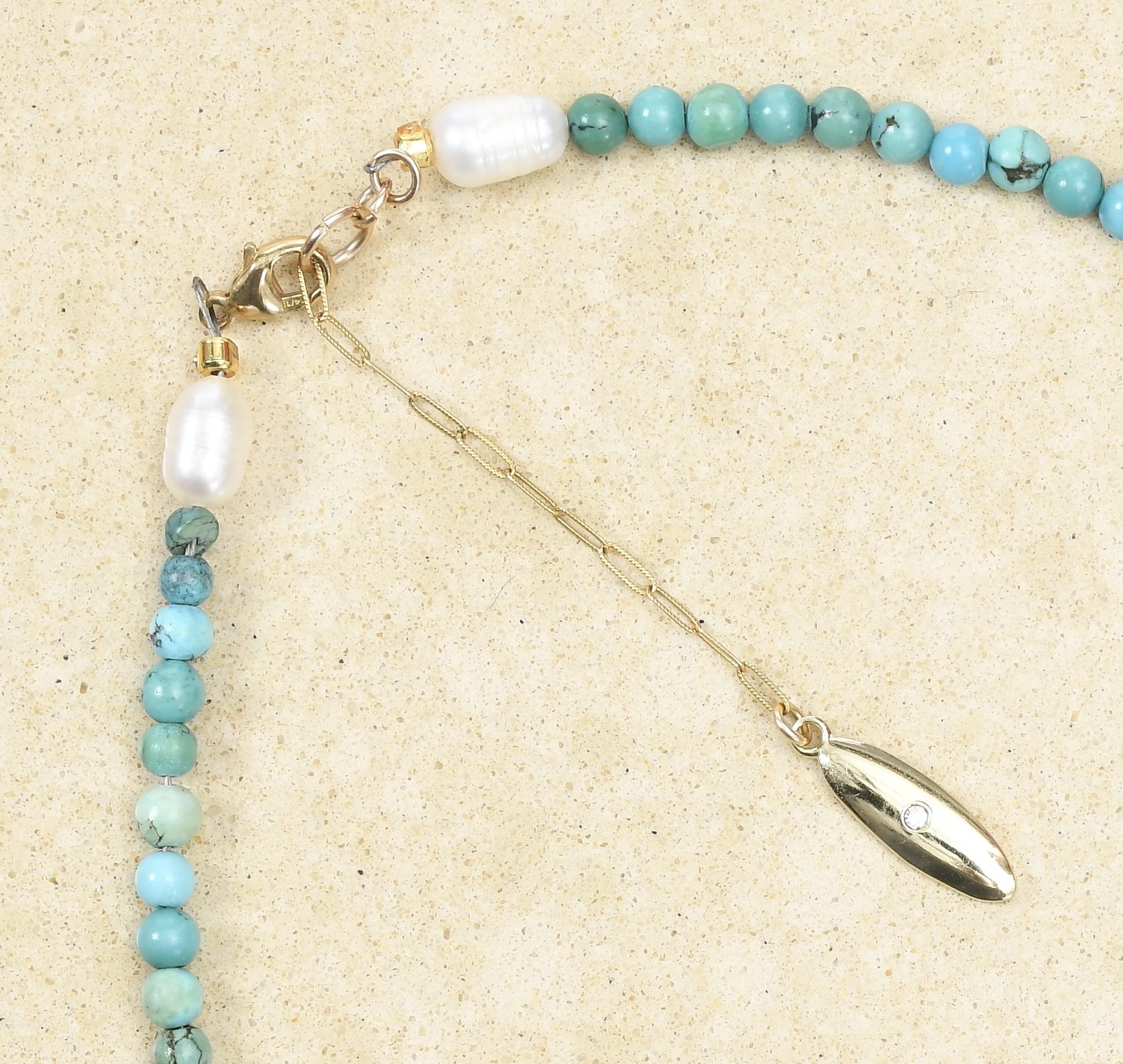 Turquoise 💙 Pu·ka /ˈpo͞okə