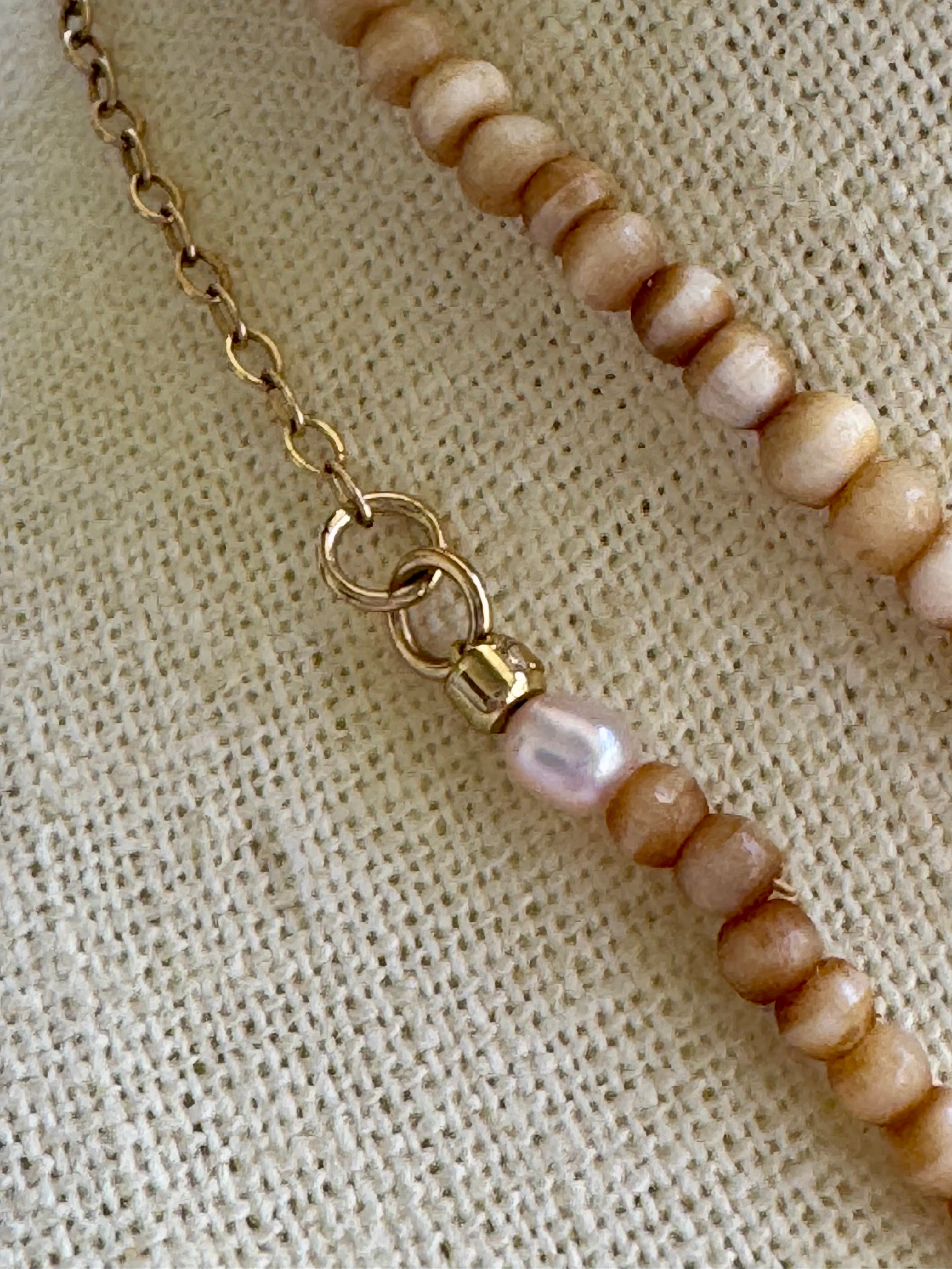 "All about Blondes" Necklace