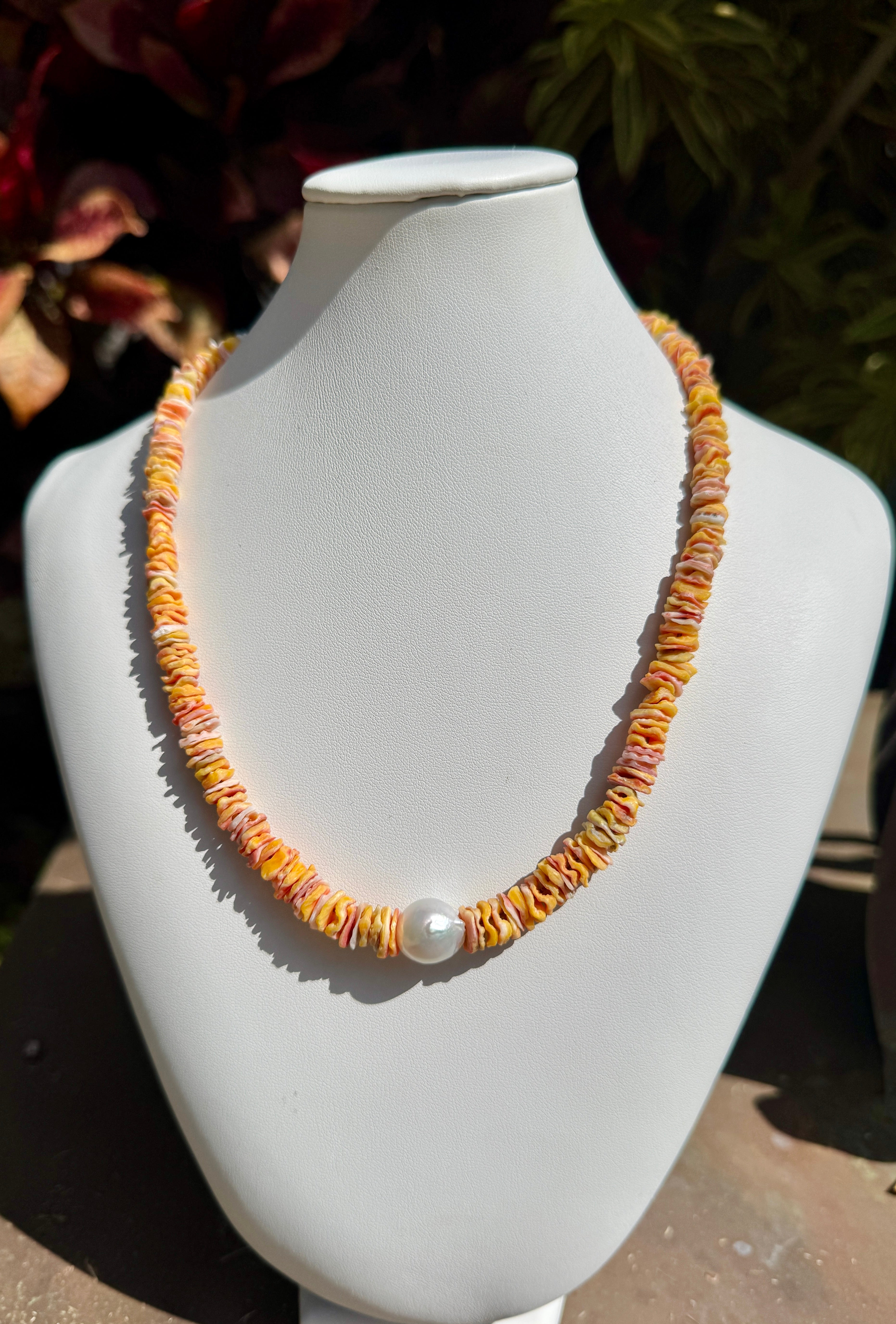 Sunrise Shell Lei 18"
