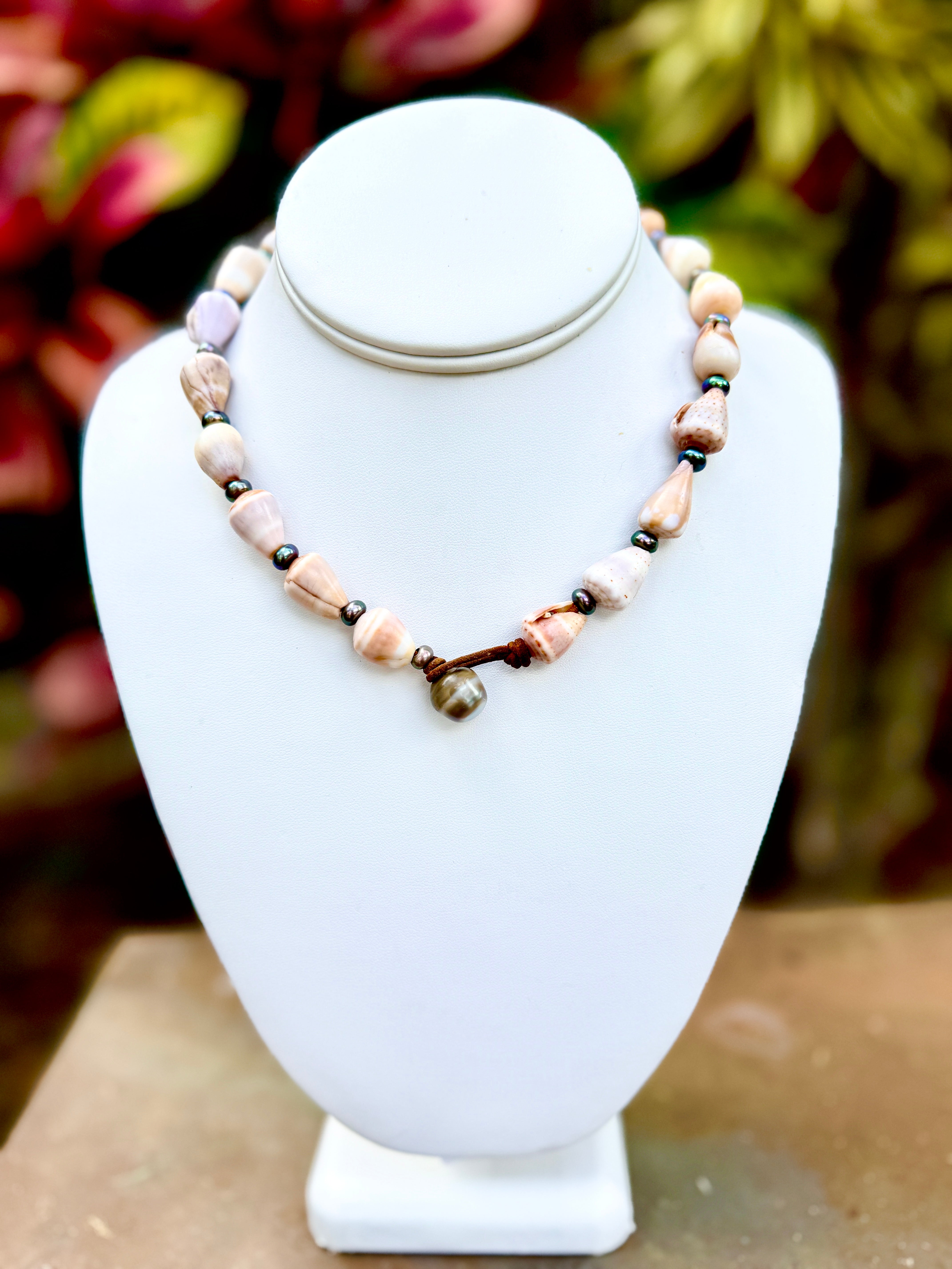 Earth tones from the Maui Sea