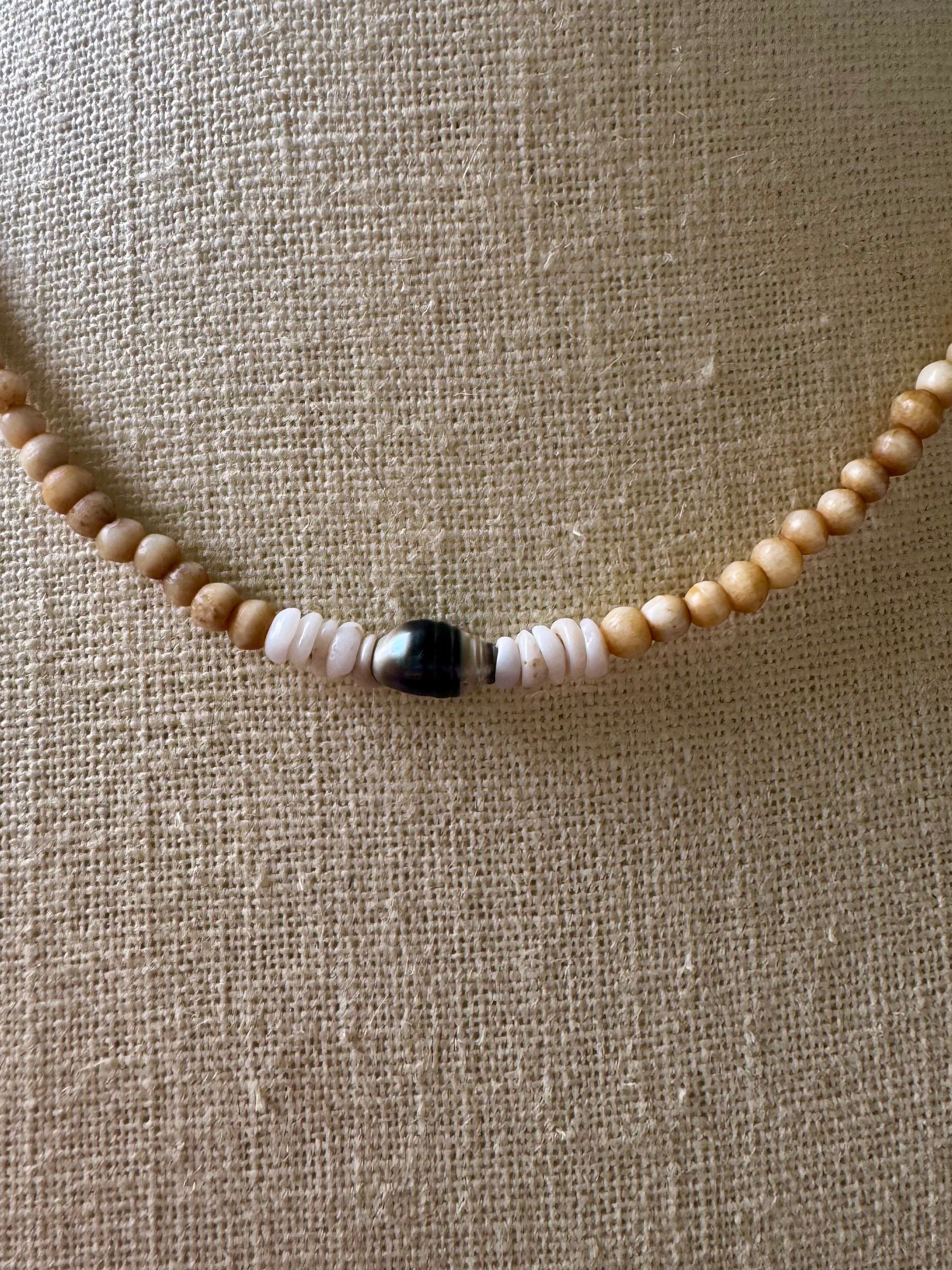 Blonde Bone Bead Lei with Keshi pearl and Pu·ka /ˈpo͞okə